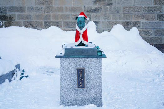 北海道小樽消防犬雕像图片素材免费下载