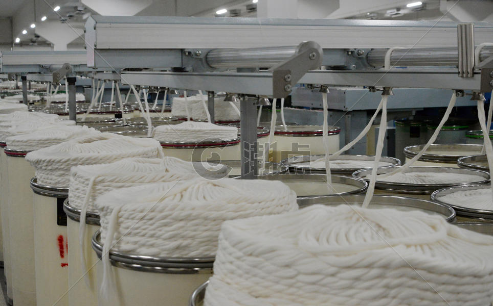 现代纺织厂捆线机图片素材免费下载