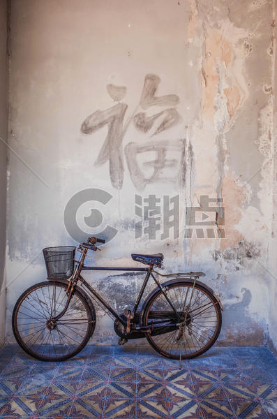 潮汕陈慈黉故居老自行车图片素材免费下载