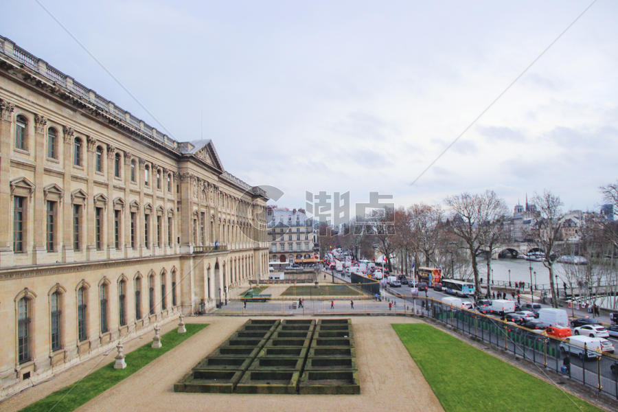 巴黎卢浮宫建筑外景图片素材免费下载