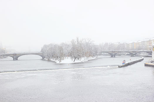 布拉格伏尔塔瓦河图片素材免费下载