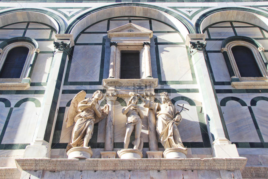 佛罗伦萨圣母百花大教堂外景雕塑图片素材免费下载