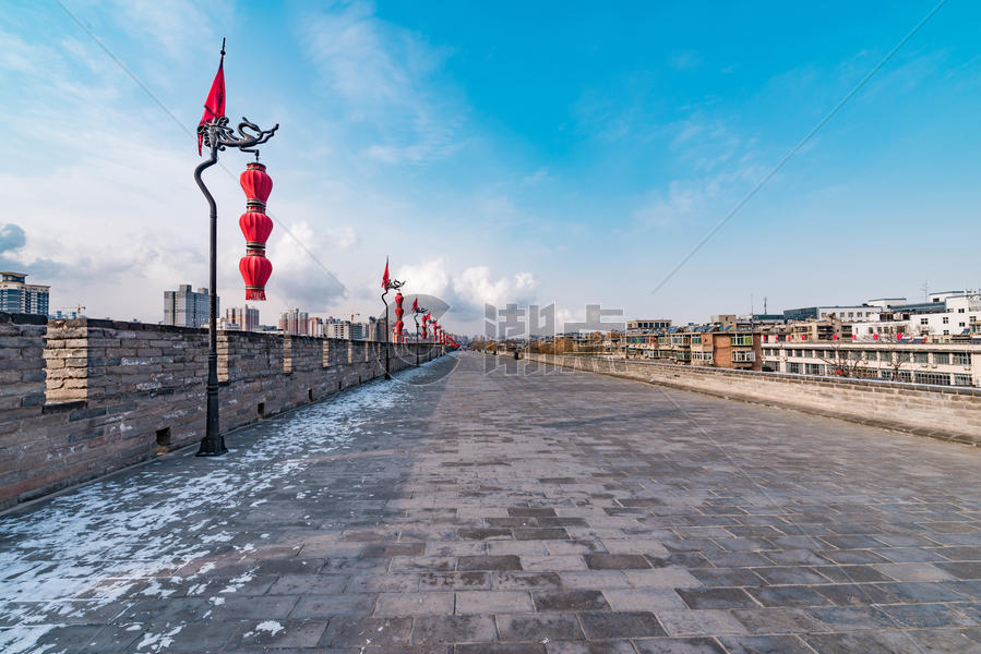西安城墙雪景图片素材免费下载