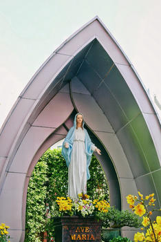 胡志明粉教堂圣母玛利亚雕塑图片素材免费下载