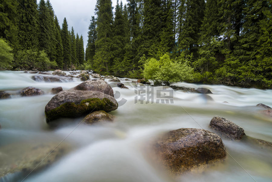 新疆高山溪流图片素材免费下载
