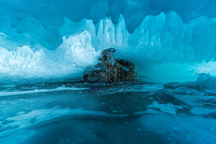 新疆蓝色冰洞图片素材免费下载