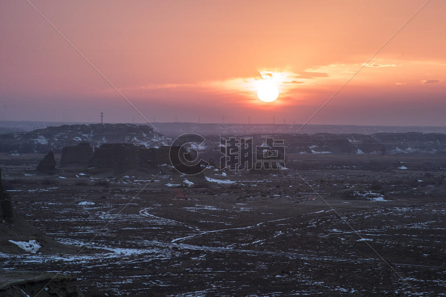 新疆地貌日落红云图片素材免费下载