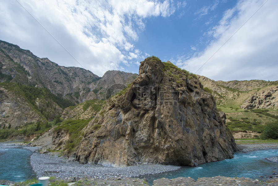 新疆自然高山湖泊图片素材免费下载