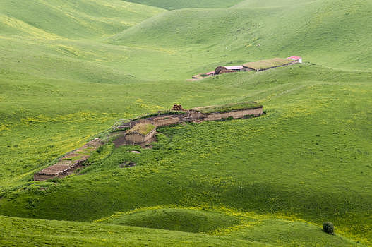新疆草原牧场山地图片素材免费下载