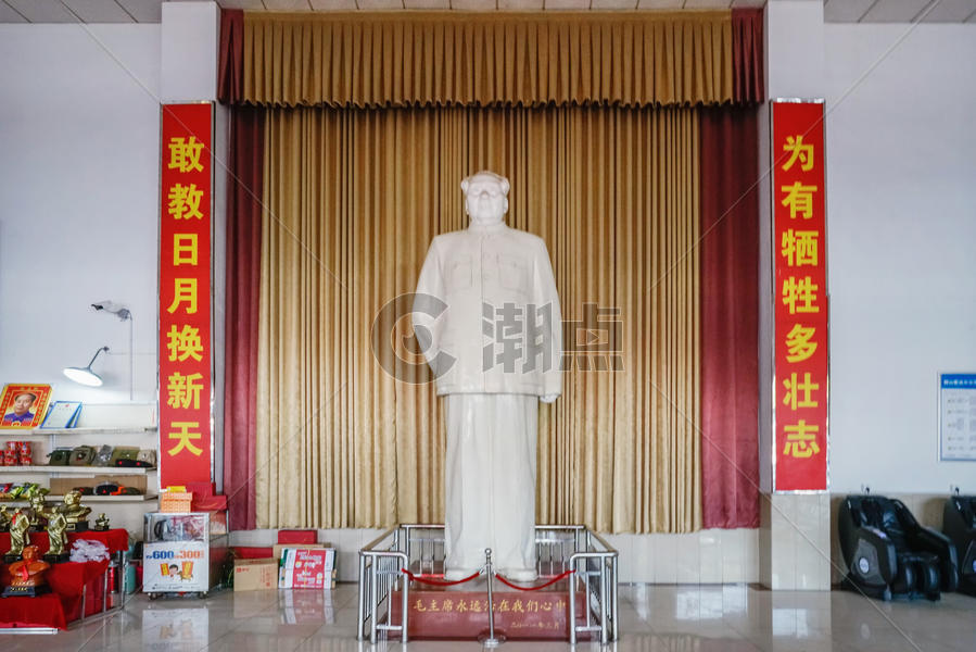韶山汽车站毛泽东雕塑图片素材免费下载