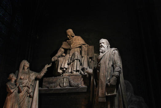 巴黎圣母院雕像图片素材免费下载