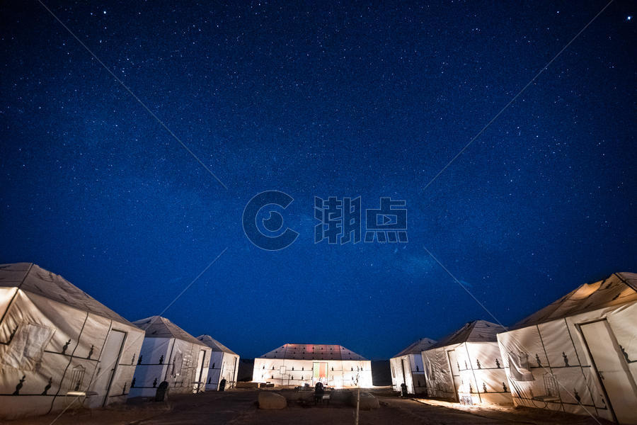 沙漠星空下的帐篷酒店图片素材免费下载