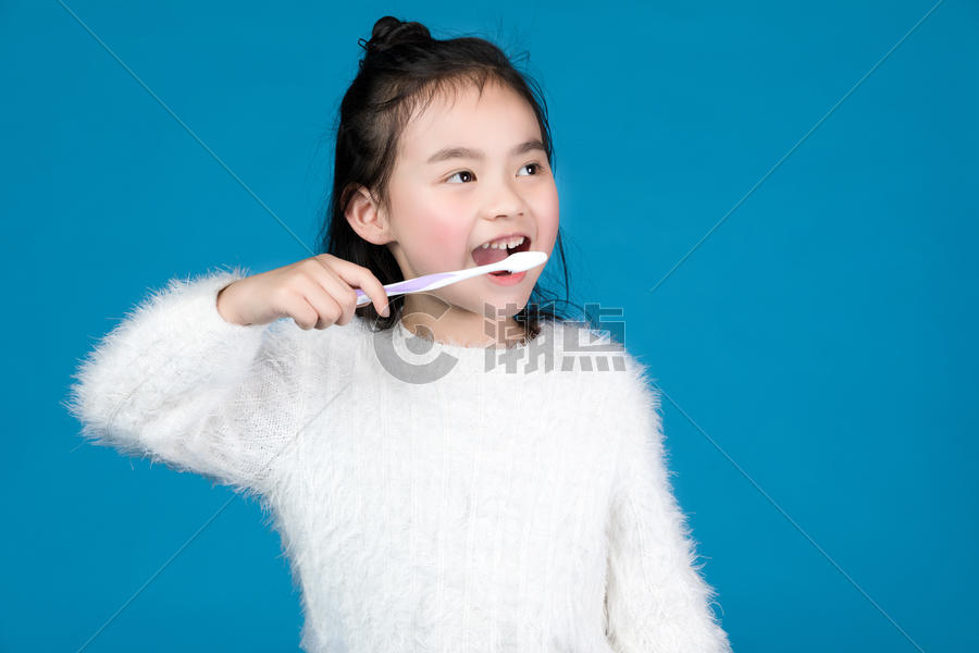 儿童刷牙图片素材免费下载