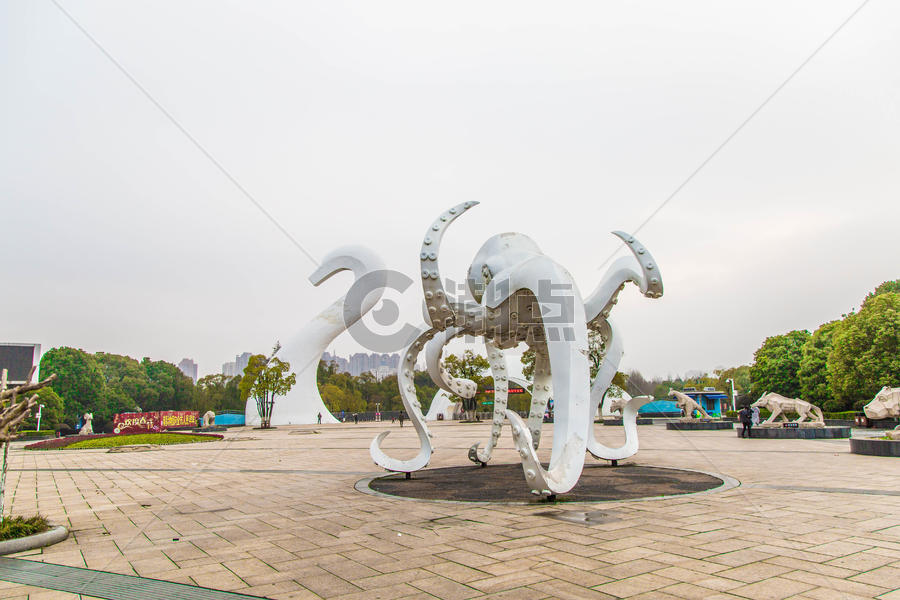 南昌动物园章鱼雕塑图片素材免费下载