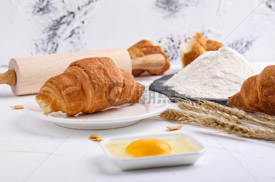 法式牛角面包图片素材免费下载
