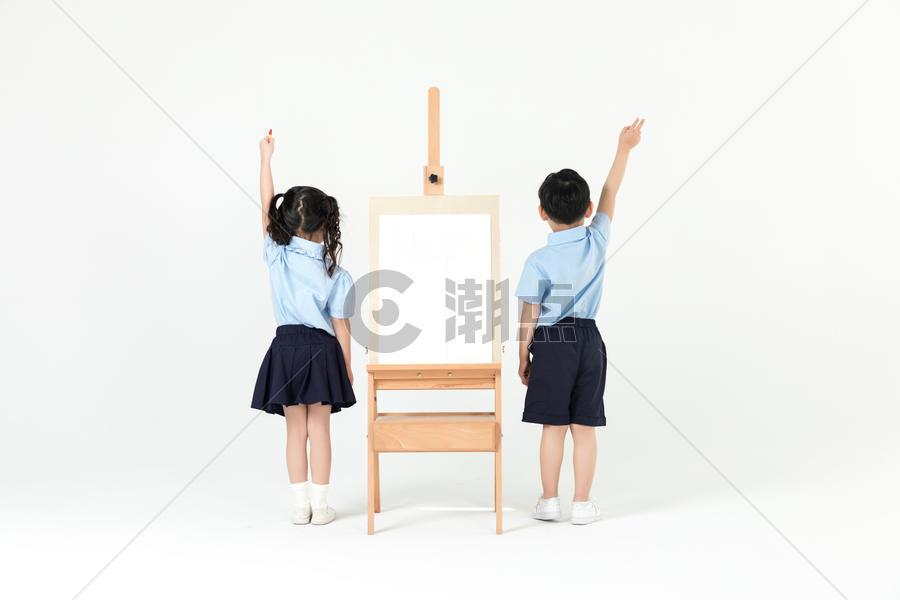 儿童绘画背影图片素材免费下载