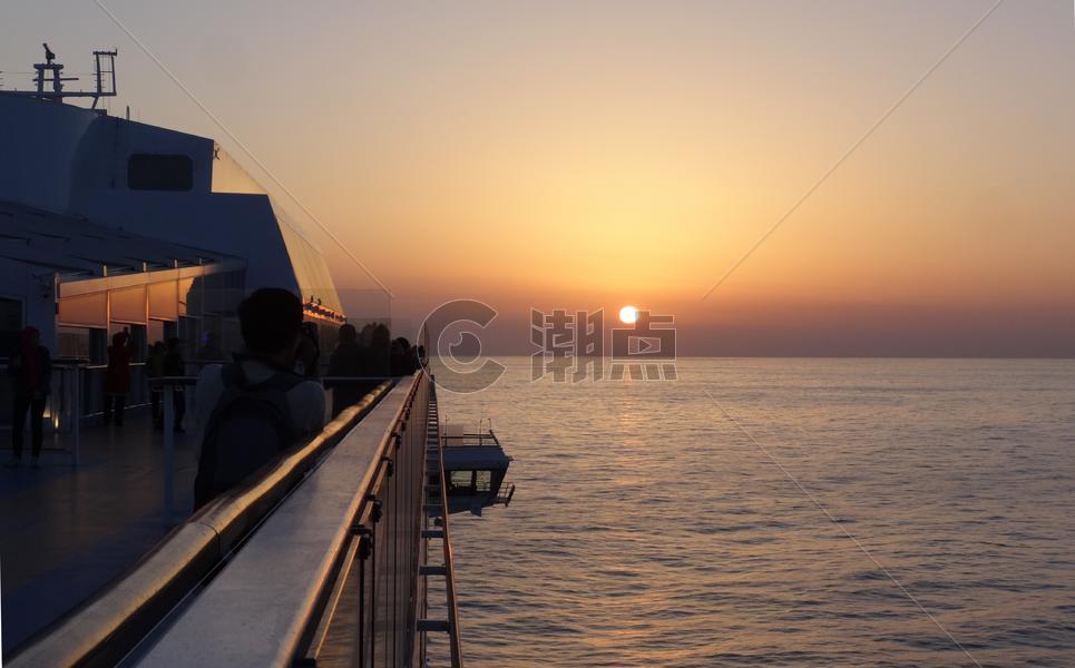 邮轮游太平洋观赏日落景象图片素材免费下载