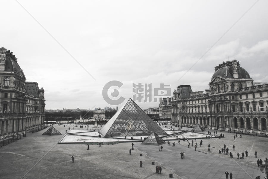 巴黎卢浮宫广场图片素材免费下载