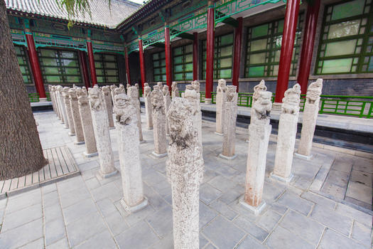 西安石刻艺术馆门口石柱景观图片素材免费下载