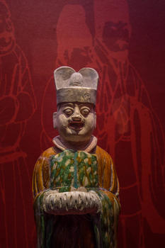 西安博物院唐三彩陶俑图片素材免费下载