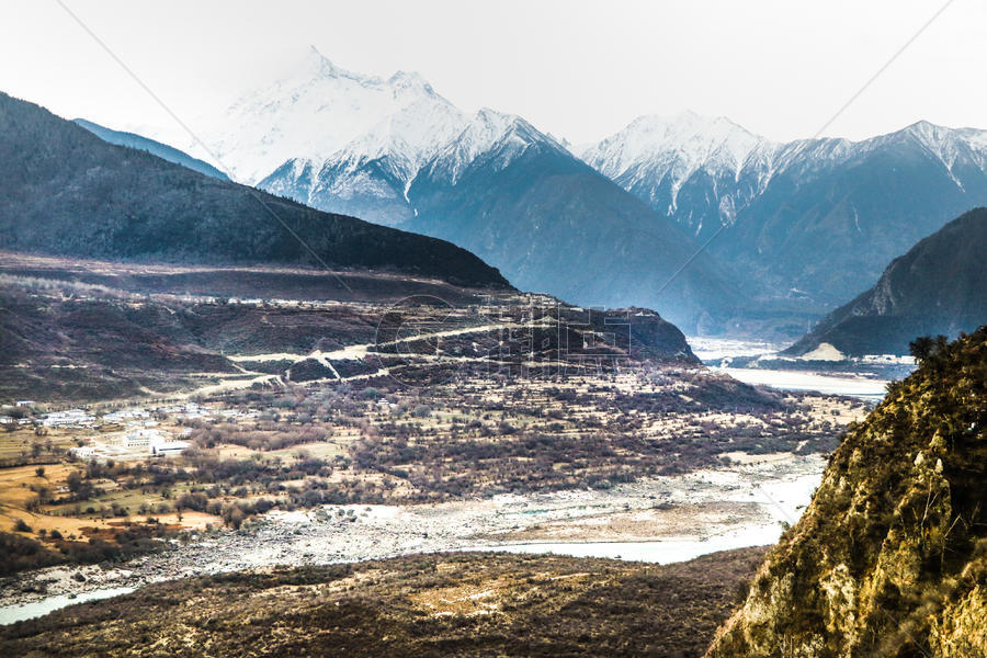 西藏林芝雅鲁藏布江大峡谷风光图片素材免费下载