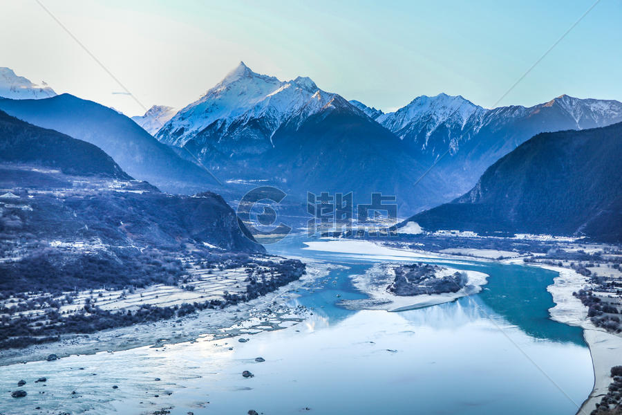 西藏林芝雅鲁藏布江大峡谷风光图片素材免费下载