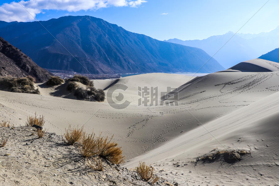 西藏林芝沙丘风光图片素材免费下载