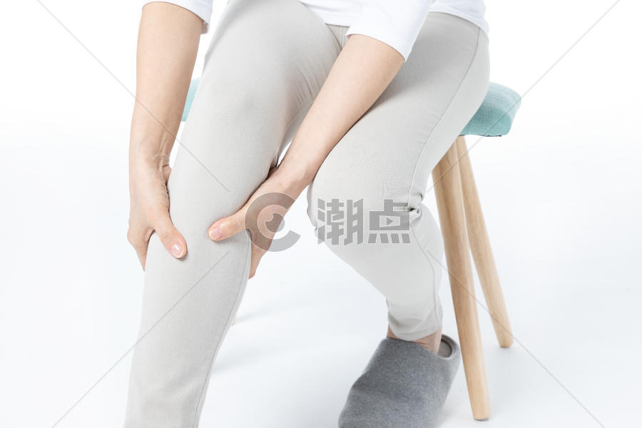 女性膝盖疼图片素材免费下载