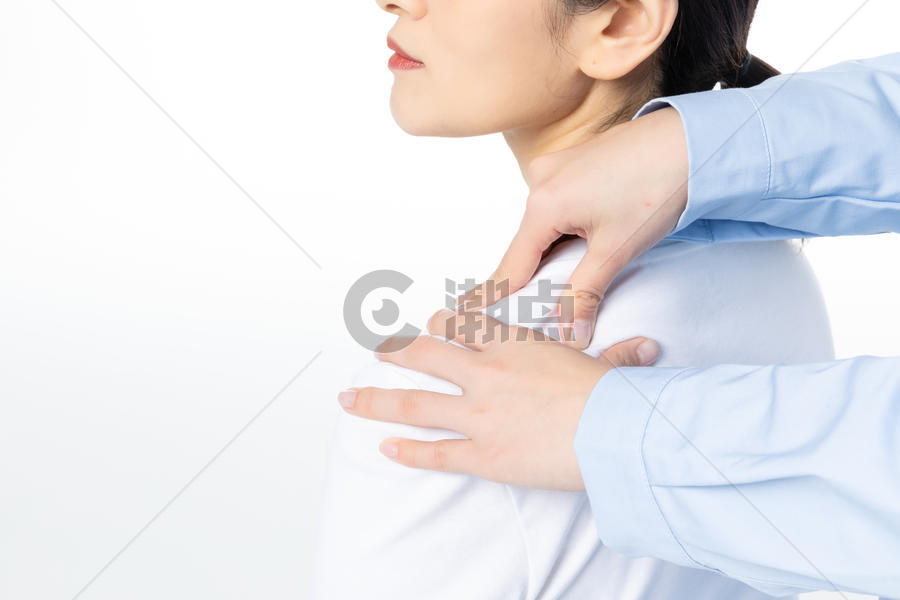 女性肩颈按摩图片素材免费下载