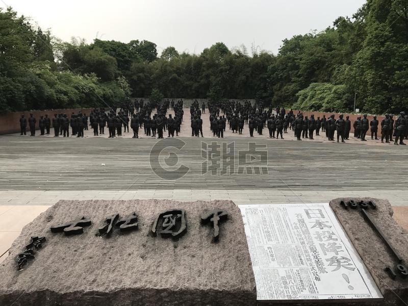 建川博物馆里抗战英雄纪念群像广场图片素材免费下载