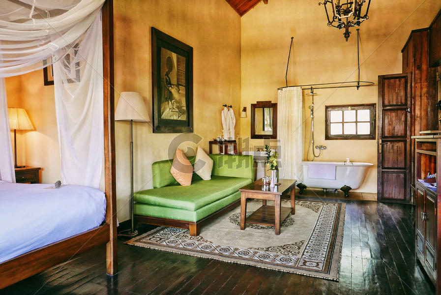 越南法式木质别墅酒店房间布置图片素材免费下载