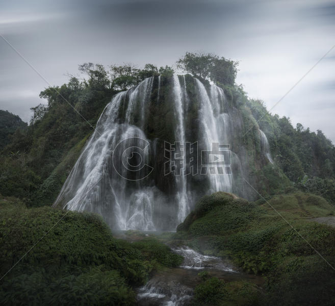 雨林瀑布图片素材免费下载