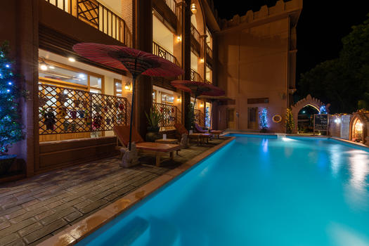 缅甸星级酒店泳池图片素材免费下载