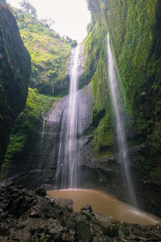 印尼火山瀑布图片素材免费下载