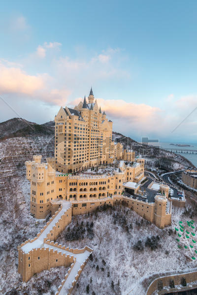 大连城堡酒店雪景图片素材免费下载