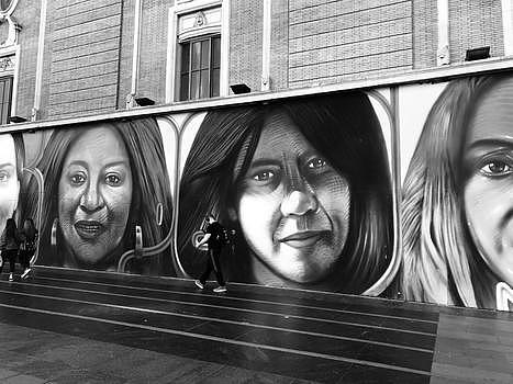 西班牙马德里街拍涂鸦黑白照图片素材免费下载