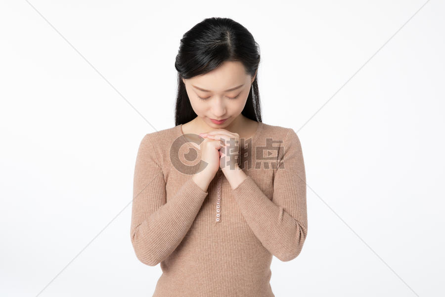 女性祈祷许愿图片素材免费下载
