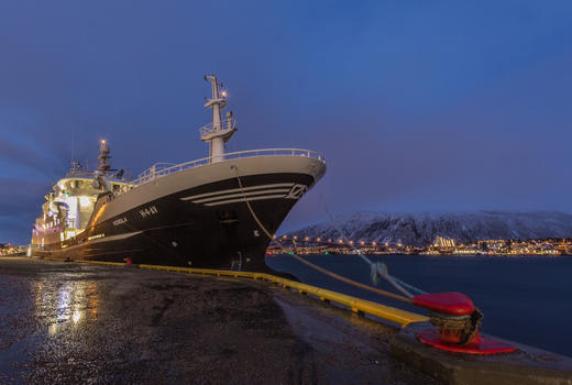 特罗姆瑟港口船舶夜景图片素材免费下载