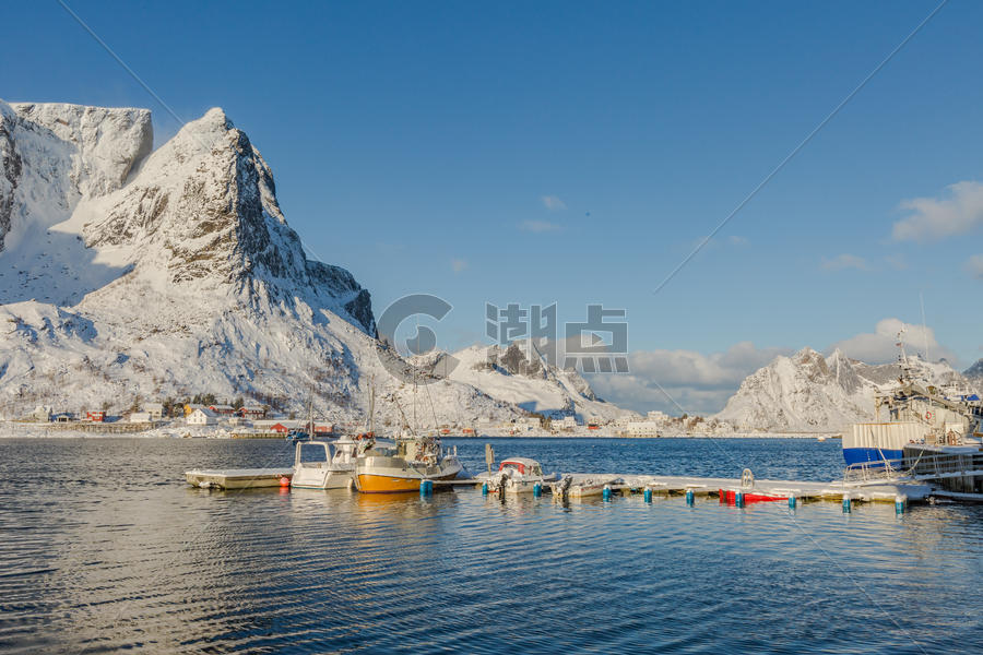 挪威著名旅游胜地雷纳渔村风光图片素材免费下载