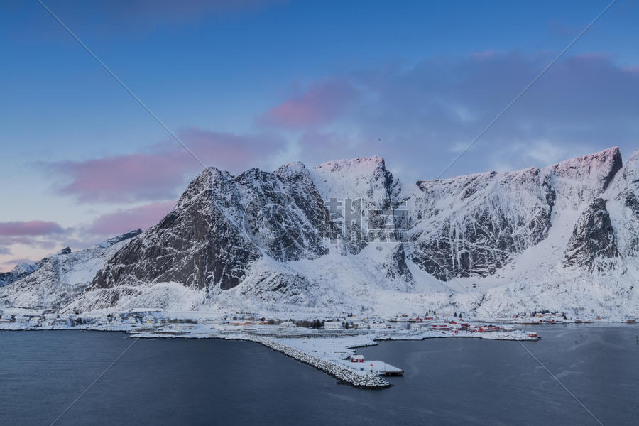 北欧挪威雪山风光图片素材免费下载
