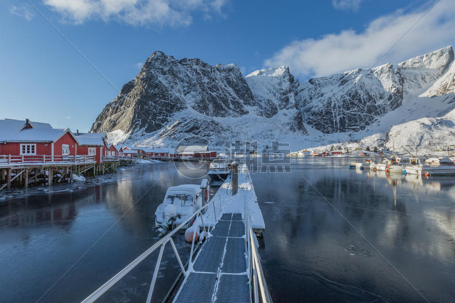 北极圈冬季罗弗敦群岛雷纳渔村风光图片素材免费下载