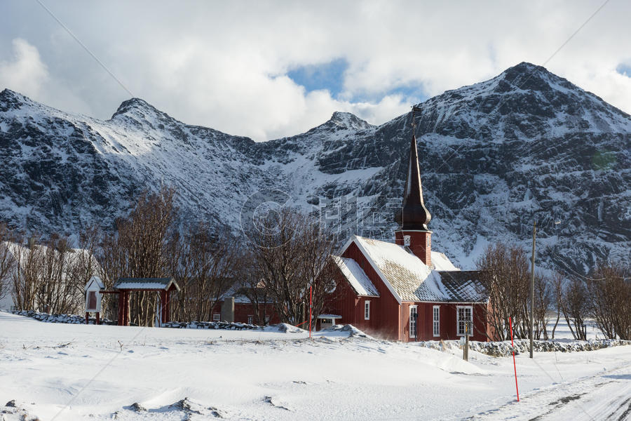挪威罗弗敦群岛上的孤独教堂图片素材免费下载