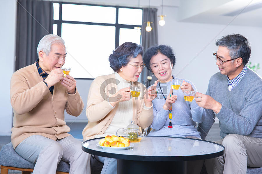 中老年人家庭聚会图片素材免费下载