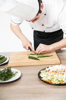 西餐厨师切菜图片素材免费下载