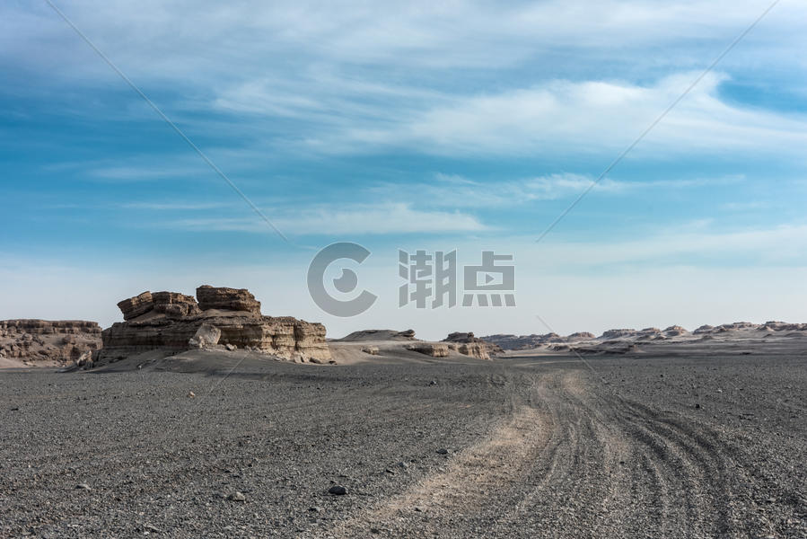 新疆雅丹地貌图片素材免费下载