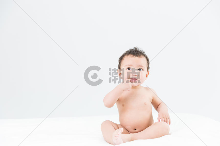 婴儿坐立图片素材免费下载
