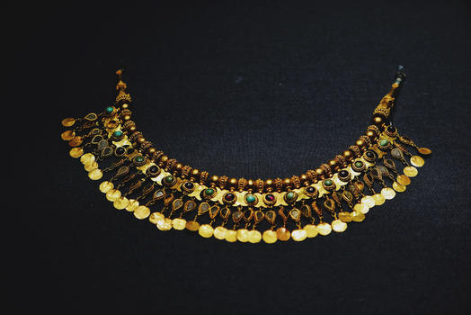 阿富汗国宝文物镶宝石金项链图片素材免费下载