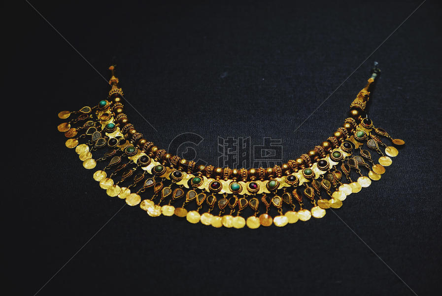 阿富汗国宝文物镶宝石金项链图片素材免费下载