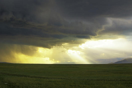 新疆天山草原日落耶稣光自然环境图片素材免费下载