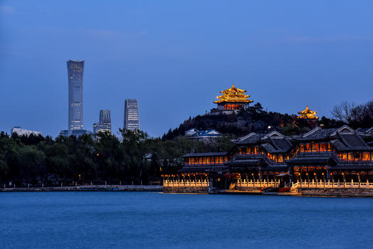 新旧交融的北京夜景图片素材免费下载